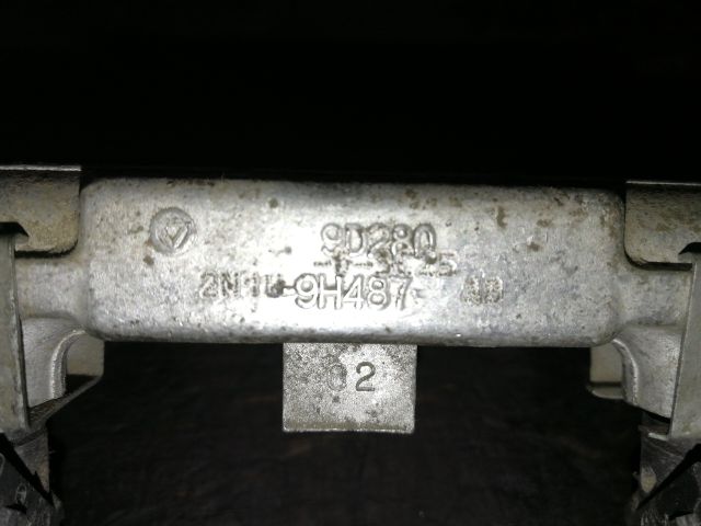 bontott FORD FIESTA V Porlasztó Sor / Híd