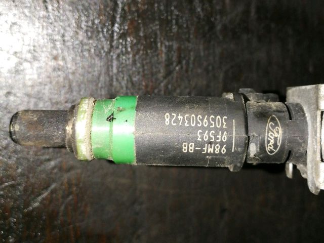 bontott FORD FIESTA V Porlasztó Sor / Híd