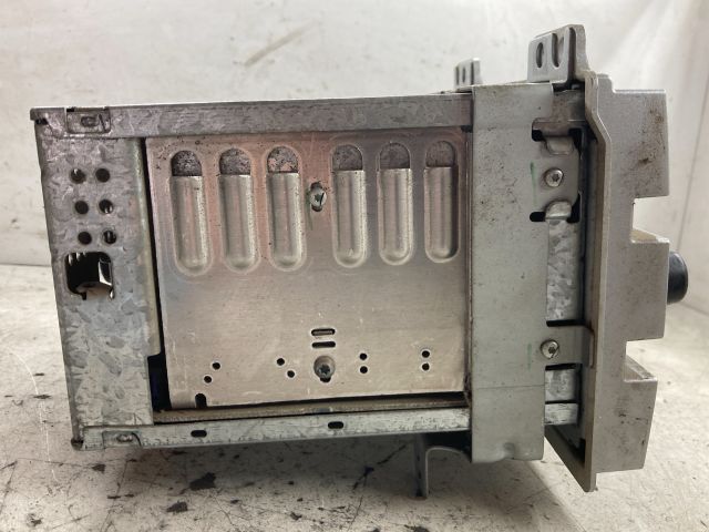 bontott FORD FIESTA V Rádió / CD