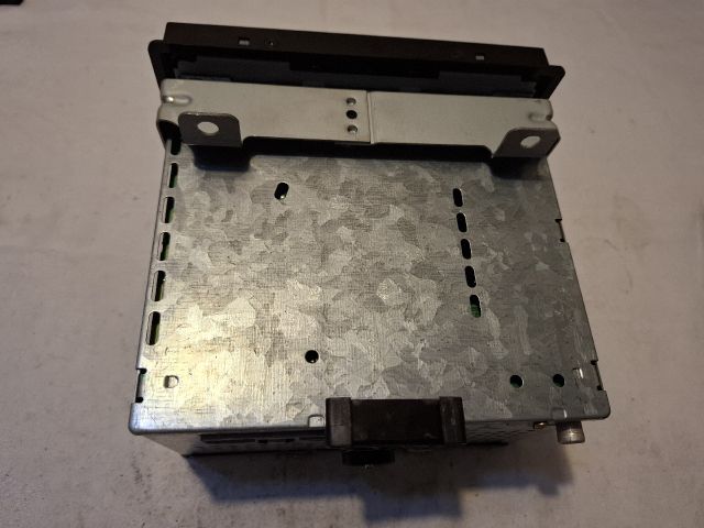 bontott FORD FIESTA V Rádió / CD