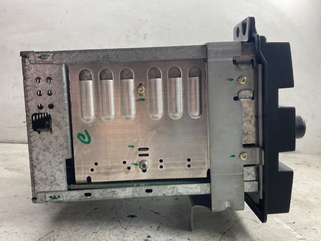 bontott FORD FIESTA V Rádió / CD