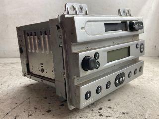 bontott FORD FIESTA V Rádió / CD