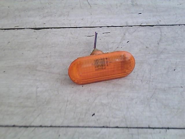 bontott FORD FIESTA V Sárvédő Irányjelző (Pozíciófüggetlen)