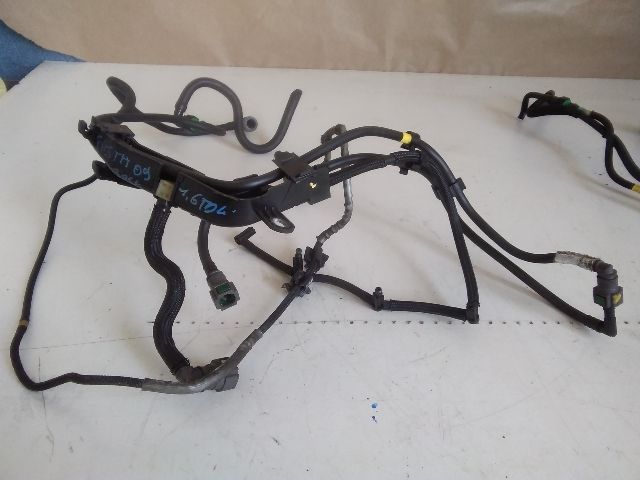 bontott FORD FIESTA V Üzemanyagcső