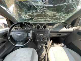 bontott FORD FIESTA V Váltószoknya