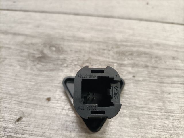 bontott FORD FIESTA V Vészvillogó Kapcsoló