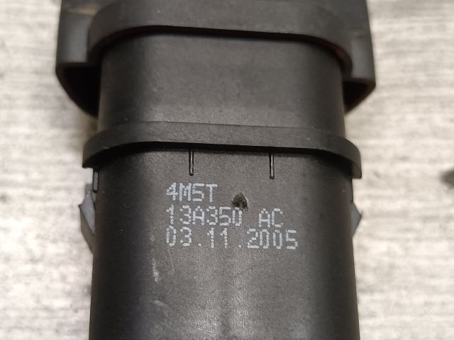 bontott FORD FIESTA V Vészvillogó Kapcsoló