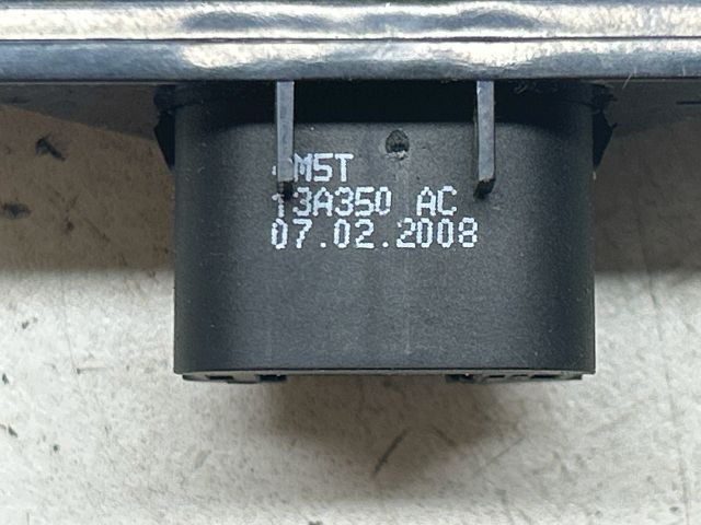 bontott FORD FIESTA V Vészvillogó Kapcsoló