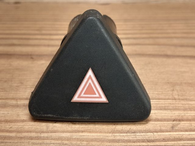 bontott FORD FIESTA V Vészvillogó Kapcsoló