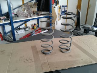 bontott FORD FIESTA VAN Hátsó Rugó Pár