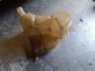 bontott FORD FIESTA VAN Kiegyenlítő Tartály