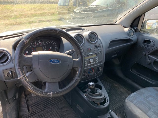 bontott FORD FIESTA VAN Váltó Kulissza