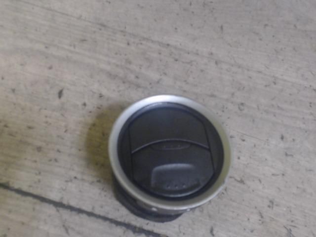 bontott FORD FIESTA VAN Bal Szellőző