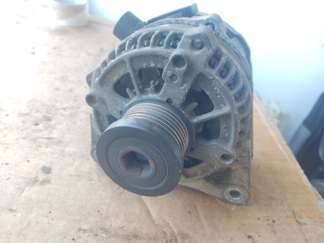 bontott FORD FIESTA VI Generátor