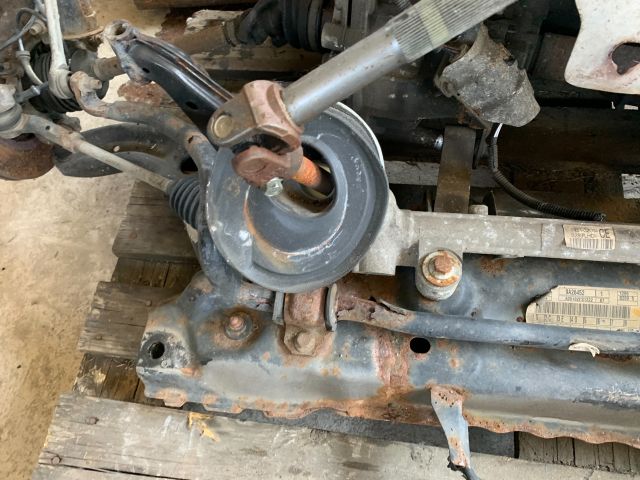 bontott FORD FIESTA VI Bal első Csonkállvány Kerékaggyal