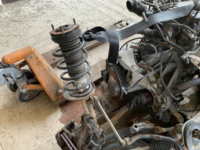 bontott FORD FIESTA VI Jobb első Csonkállvány Kerékaggyal