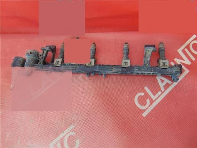 bontott FORD FIESTA VI Porlasztó Sor / Híd