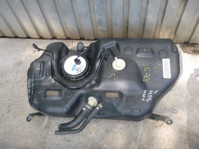 bontott FORD FIESTA VI Tank