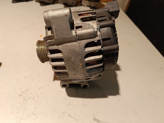 bontott FORD FIESTA VI Generátor