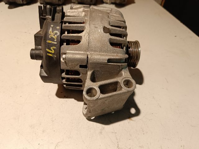 bontott FORD FIESTA VI Generátor