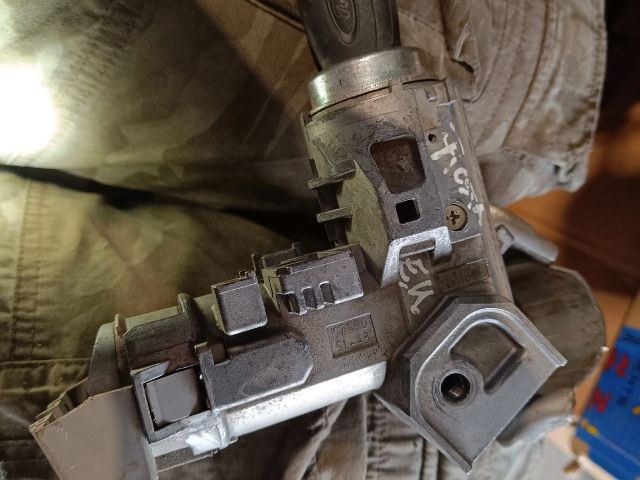 bontott FORD FIESTA VI Gyújtáskapcsoló