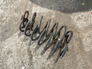 bontott FORD FIESTA VI Hátsó Rugó Pár