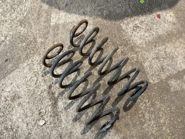 bontott FORD FIESTA VI Hátsó Rugó Pár