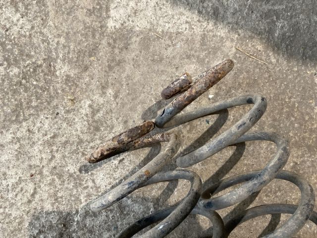 bontott FORD FIESTA VI Hátsó Rugó Pár