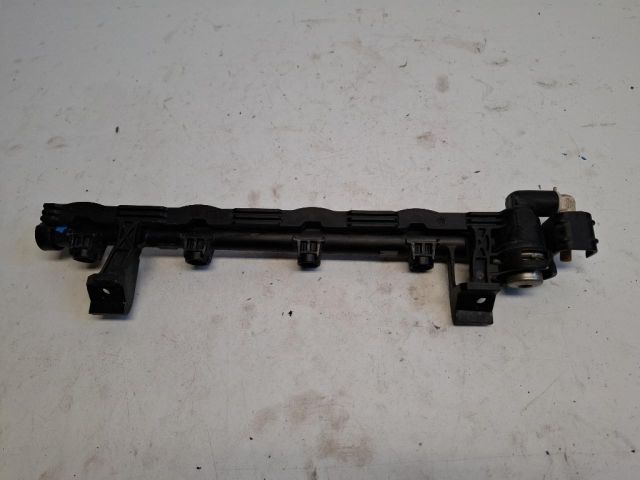 bontott FORD FIESTA VI Nagynyomású Üzemanyag Gyűjtőcső