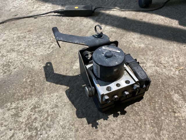 bontott FORD FIESTA VI ABS Kocka