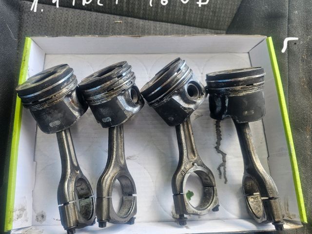 bontott FORD FIESTA VI Dugattyú és Hajtókar