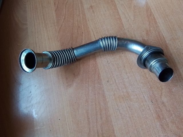 bontott FORD FIESTA VI EGR Hűtő Cső