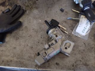 bontott FORD FIESTA VI Gyújtáskapcsoló Házzal