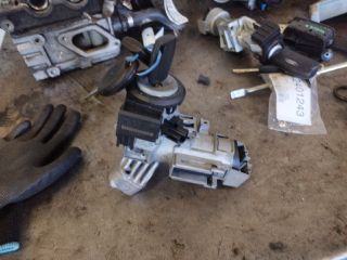 bontott FORD FIESTA VI Gyújtáskapcsoló Házzal