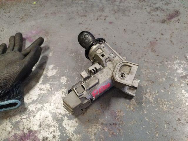 bontott FORD FIESTA VI Gyújtáskapcsoló Házzal