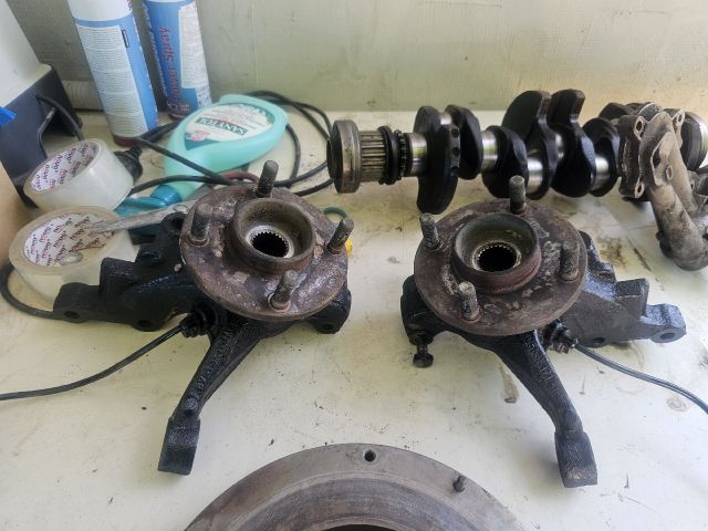 bontott FORD FIESTA VI Jobb első Csonkállvány Kerékaggyal