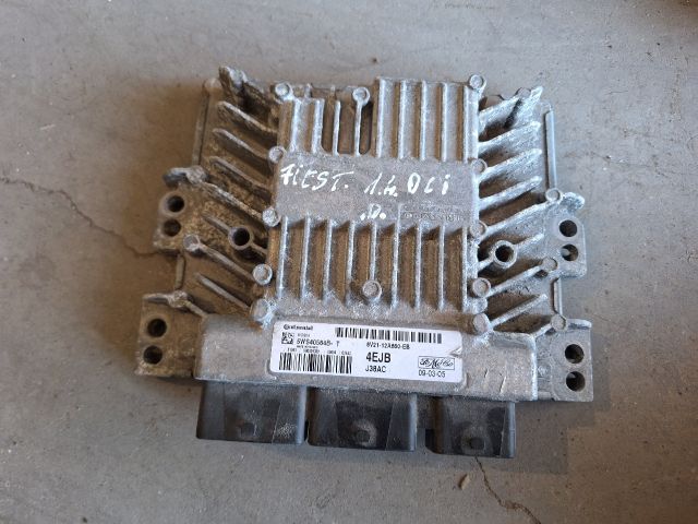 bontott FORD FIESTA VI Motorvezérlő