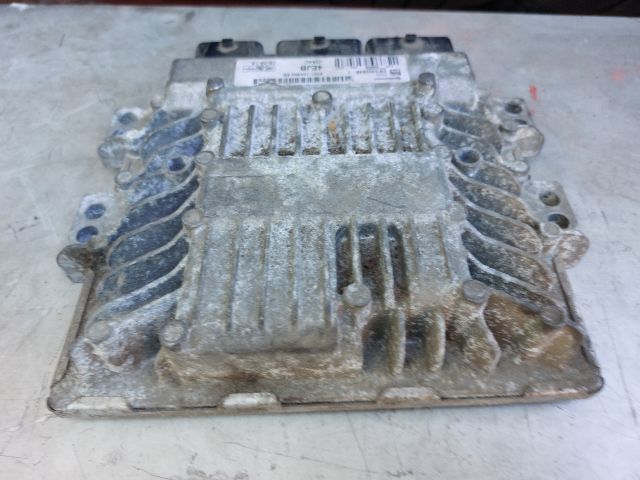 bontott FORD FIESTA VI Motorvezérlő