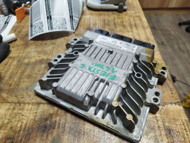 bontott FORD FIESTA VI Motorvezérlő