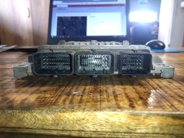 bontott FORD FIESTA VI Motorvezérlő