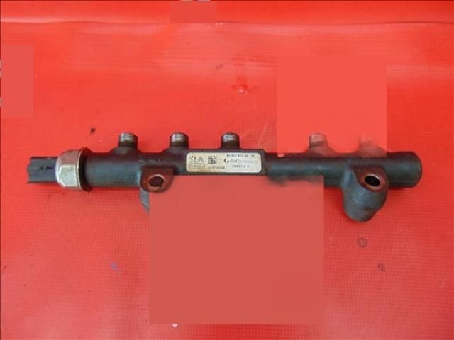 bontott FORD FIESTA VI Porlasztó Sor / Híd