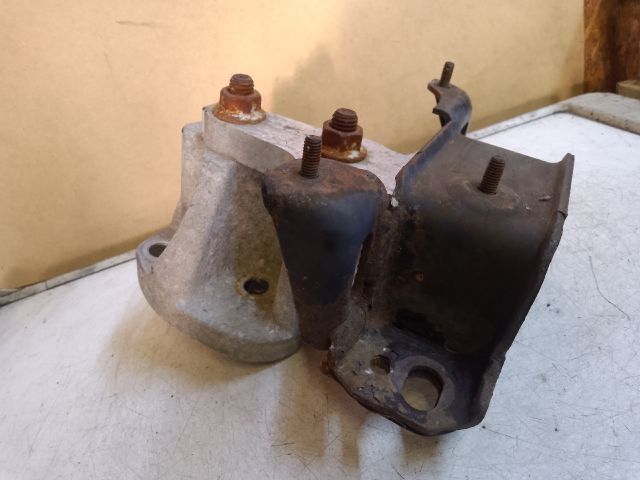 bontott FORD FIESTA VI Váltó Tartó Bak (Pozíciófüggetlen)