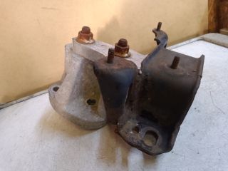 bontott FORD FIESTA VI Váltó Tartó Bak (Pozíciófüggetlen)