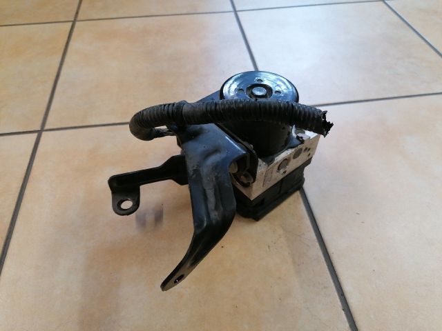 bontott FORD FIESTA VI ABS Kocka