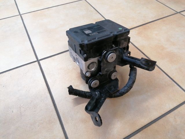 bontott FORD FIESTA VI ABS Kocka