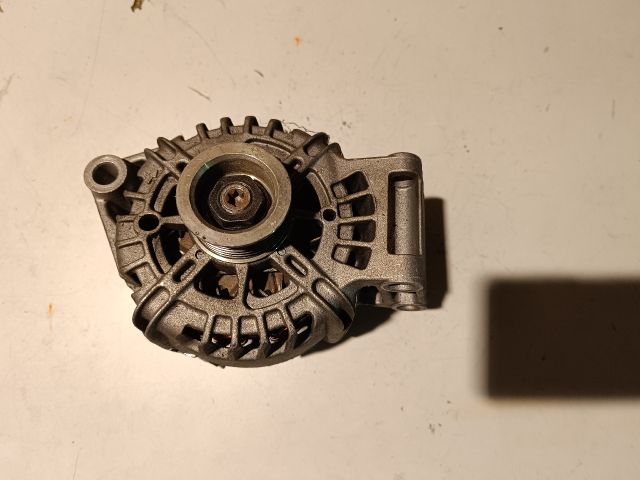 bontott FORD FIESTA VI Generátor