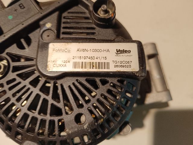 bontott FORD FIESTA VI Generátor