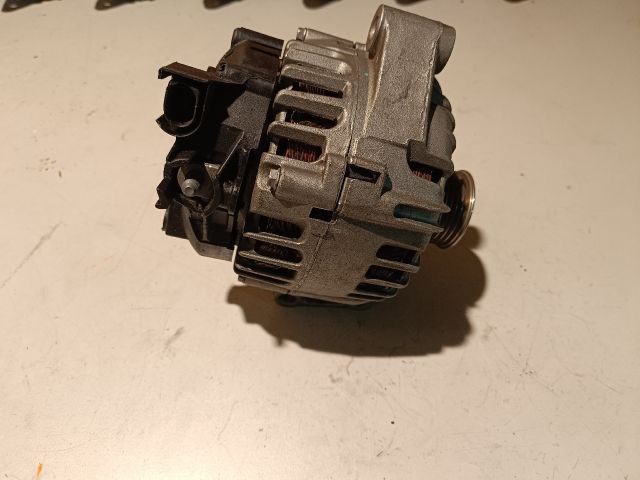 bontott FORD FIESTA VI Generátor