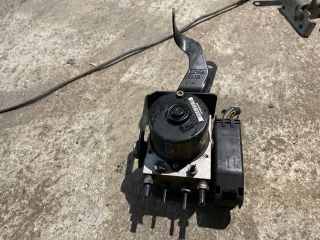 bontott FORD FIESTA VI ABS Kocka