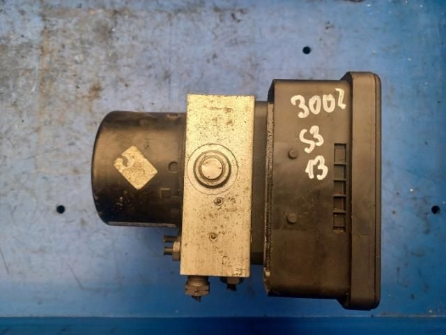 bontott FORD FIESTA VI ABS Kocka